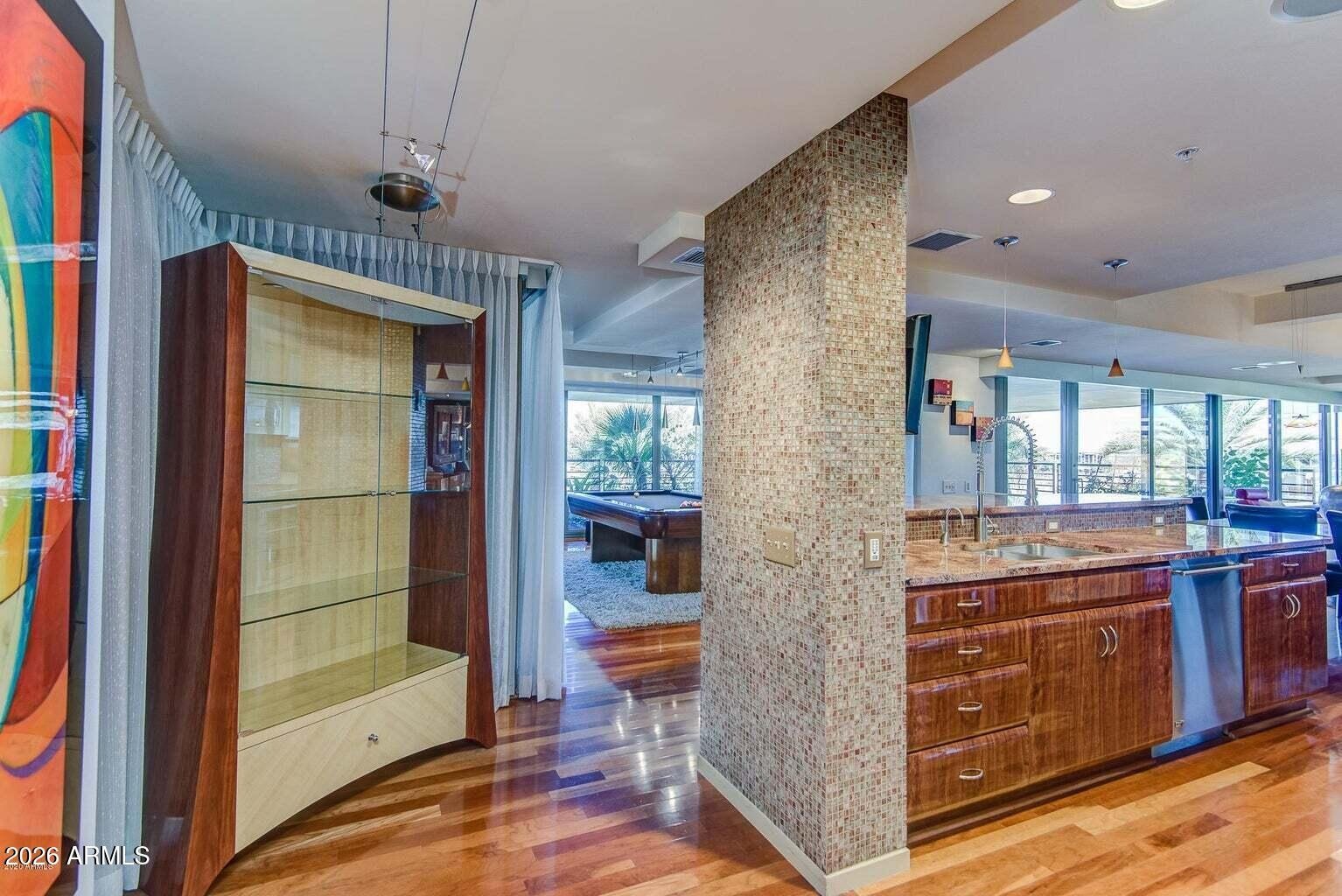 7157 E Rancho Vista Dr, #4006