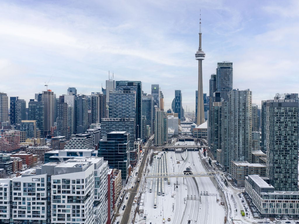 560 Front Street West, Suite 621