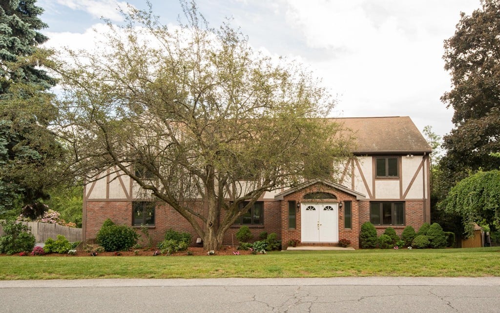 17 Buckman Dr