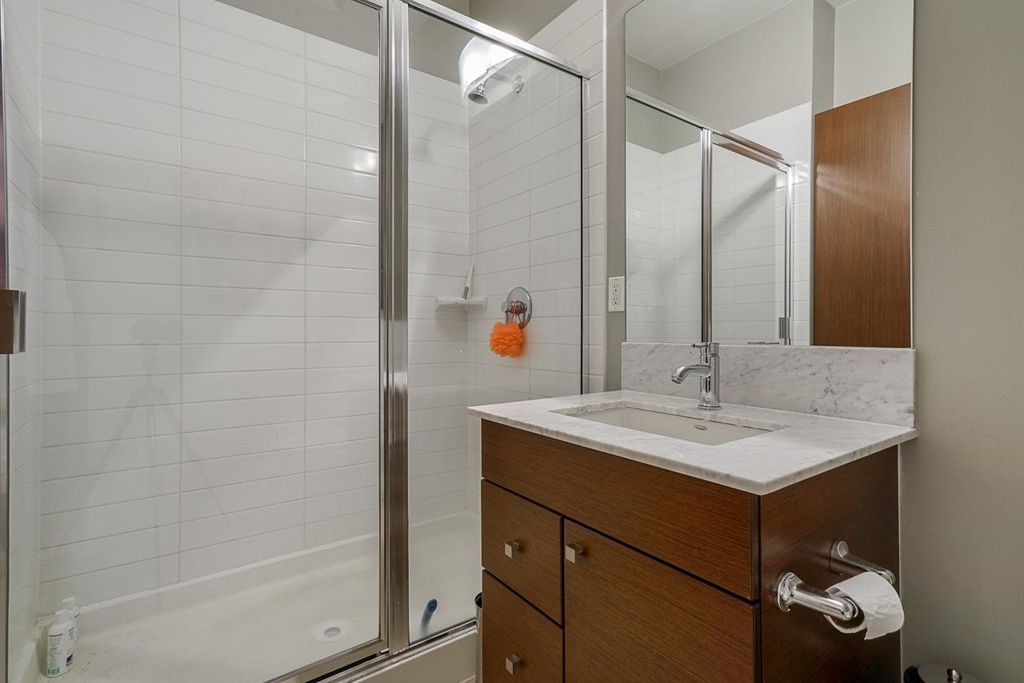 610 Victoria St, #2102
