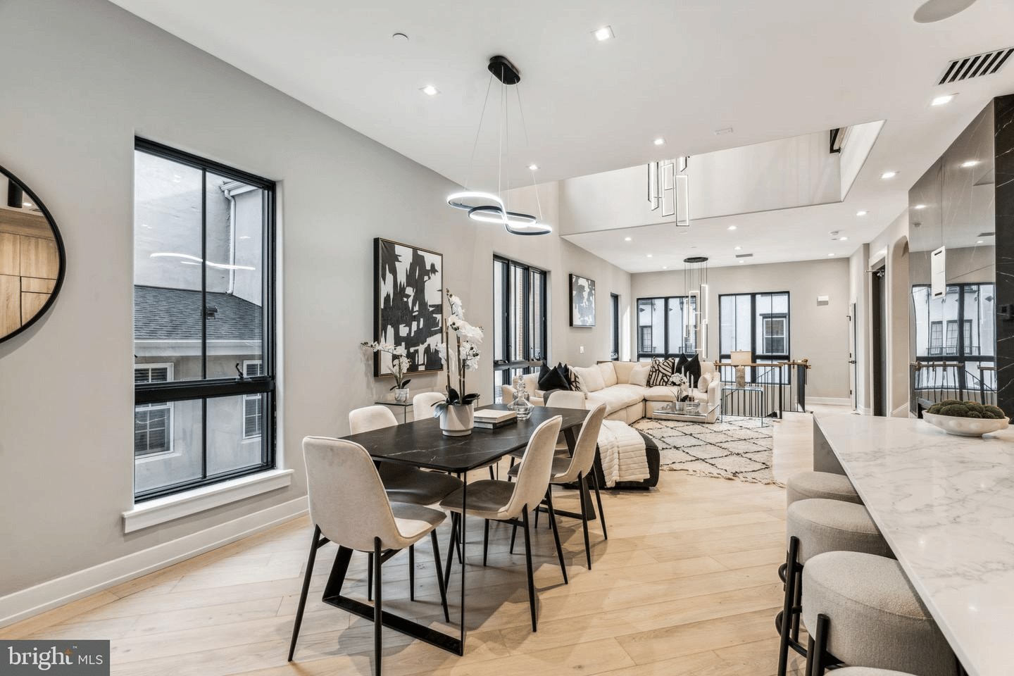 340 S Hicks St, Philadelphia, PA 19102