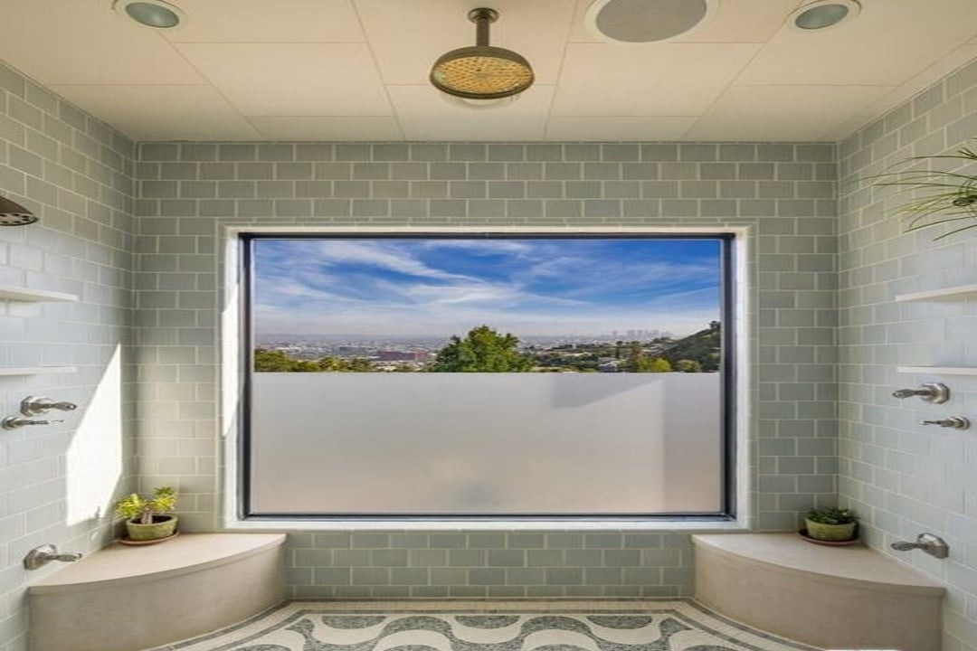 Aria Manor, Sunset Plaza Dr, 90069