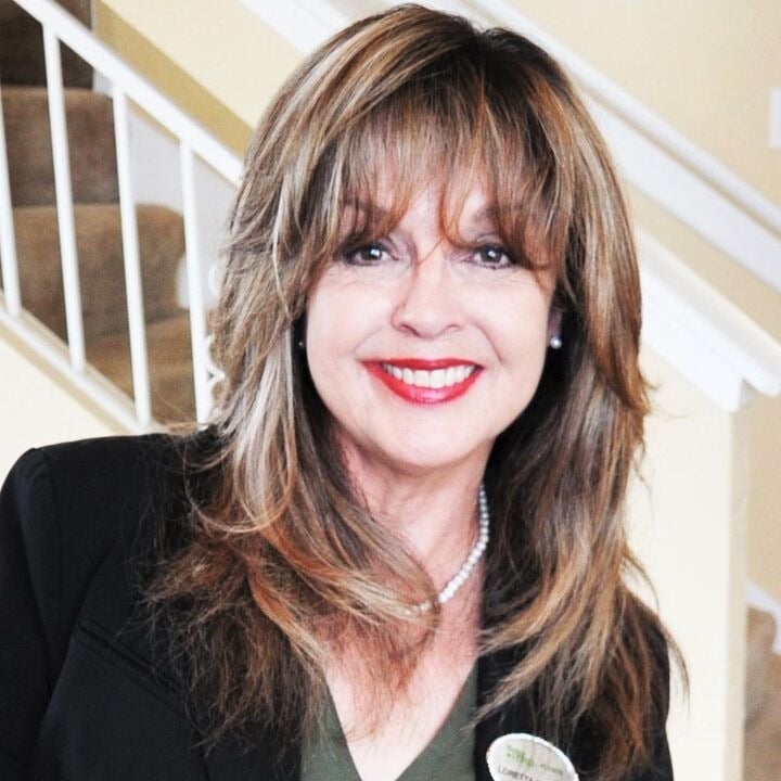 Loretta Flores
