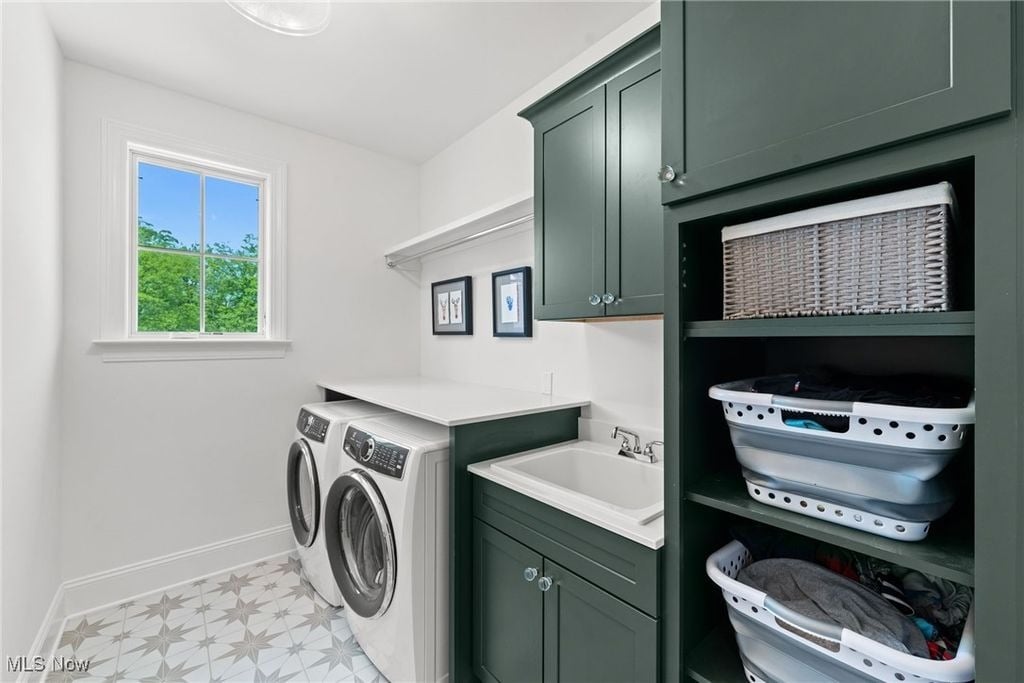 300 Woodridge Ln