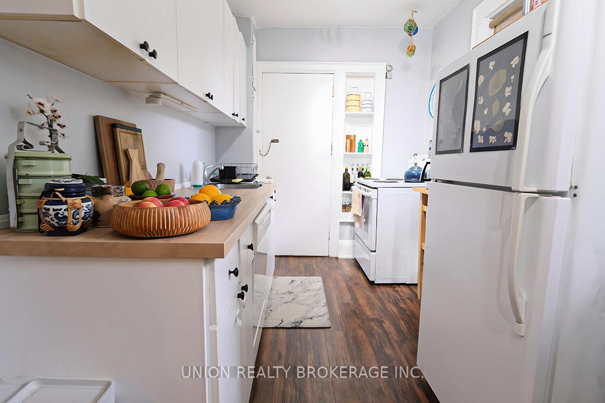 52/52A Balsam Ave