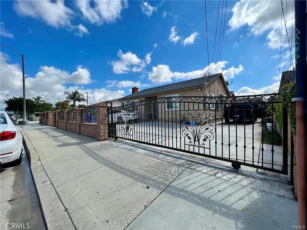 1828-1832 S White Ave