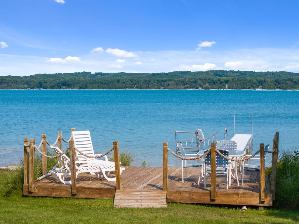 Ferry Rd, Lake Charlevoix