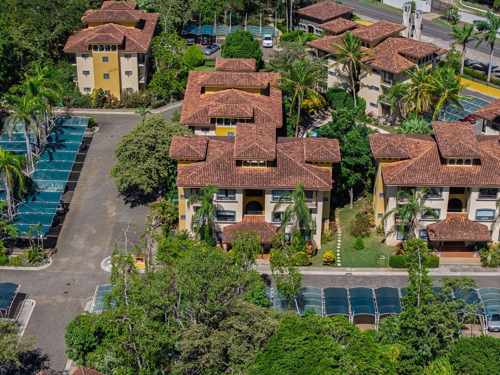 The Oaks #21 | Top-Floor, Turnkey Condo Minutes from Tamarindo
