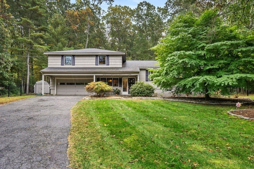 12 Drum Ln