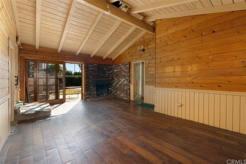 1372 Kenneth Dr