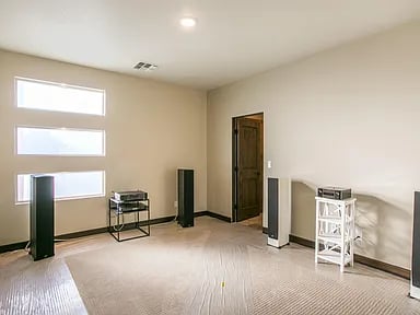 814 Harrier Hawk Dr NE