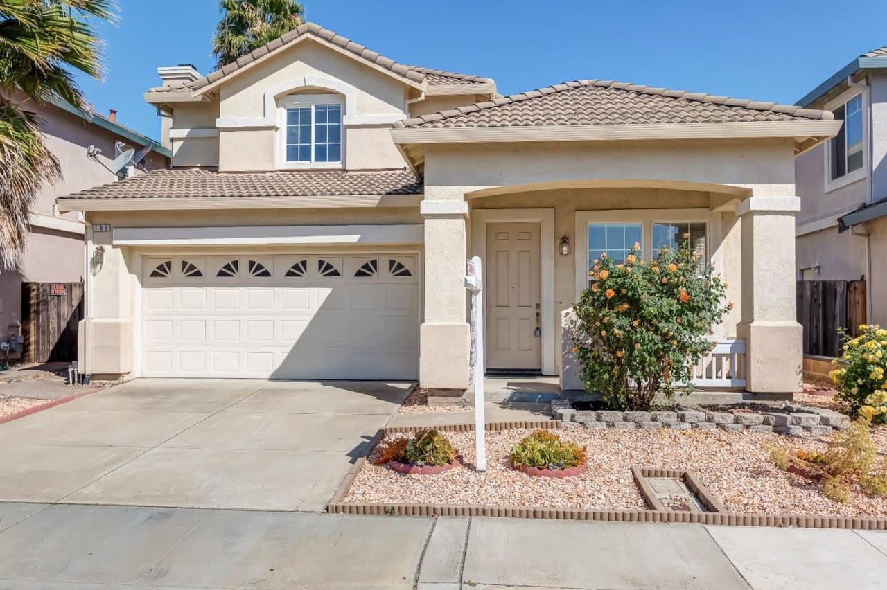109 Chesapeake Dr