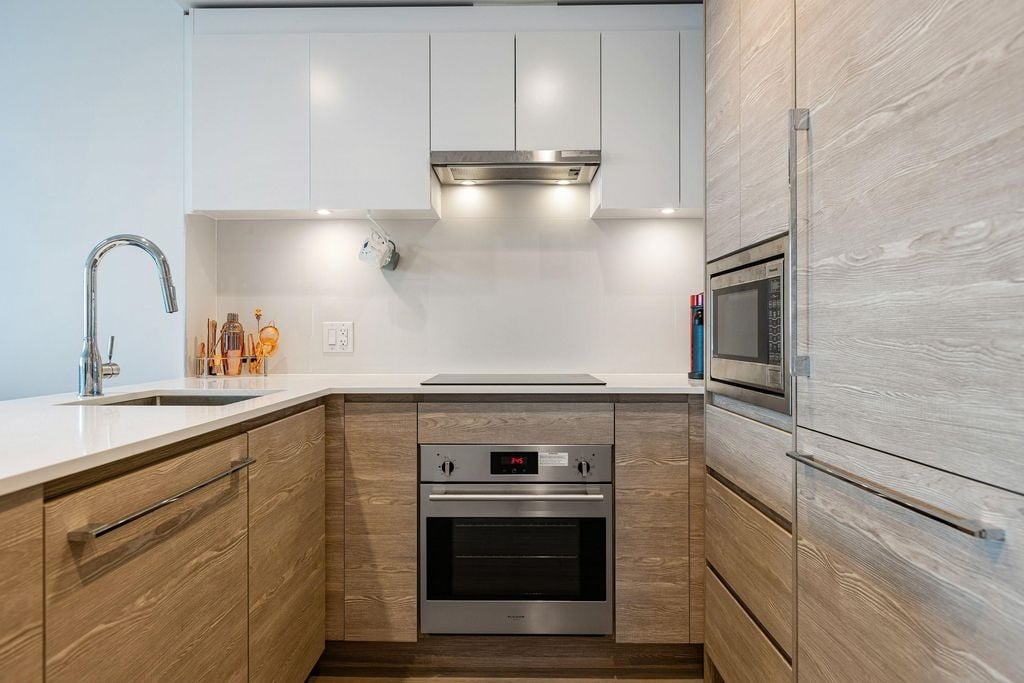 13655 Fraser Hwy, #1811