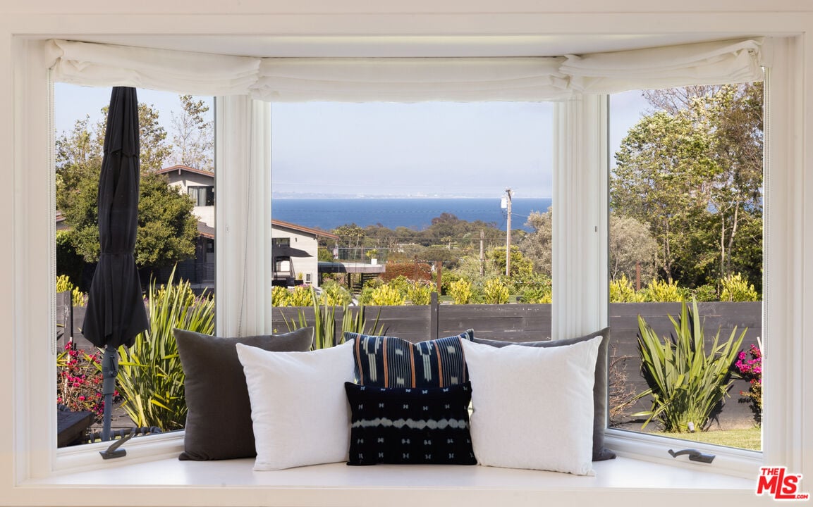 Echelon Pavilion, Grayfox St, 90265