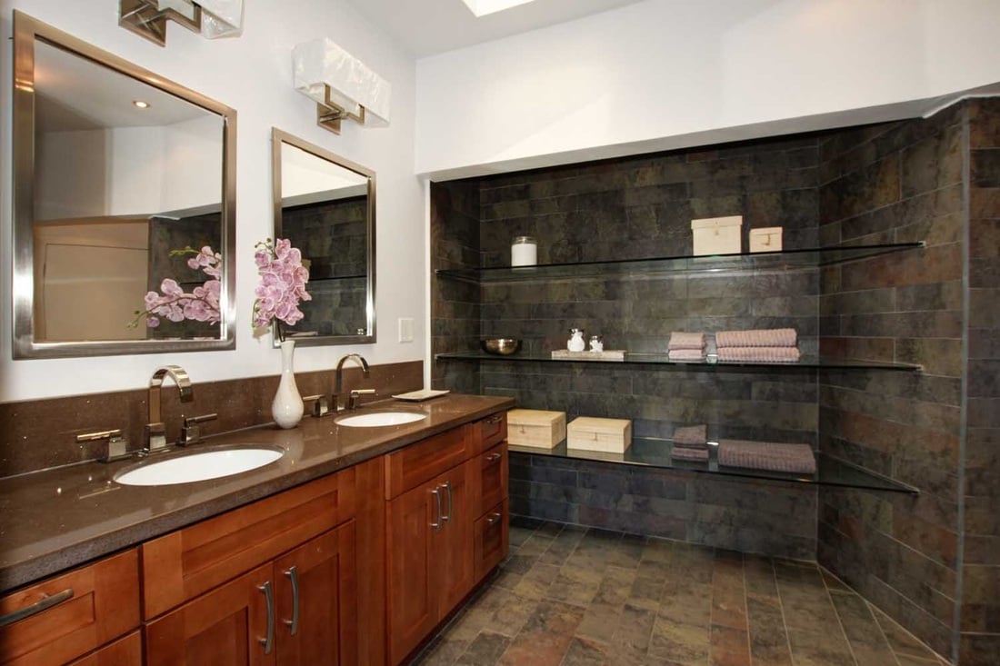 River Front Luxury Modern Home at 6333 Garden Highway!