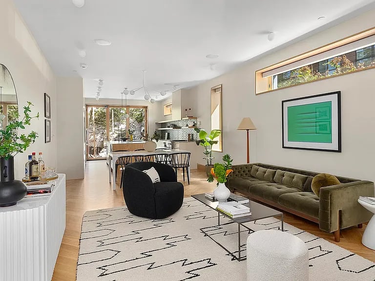 117 2nd St