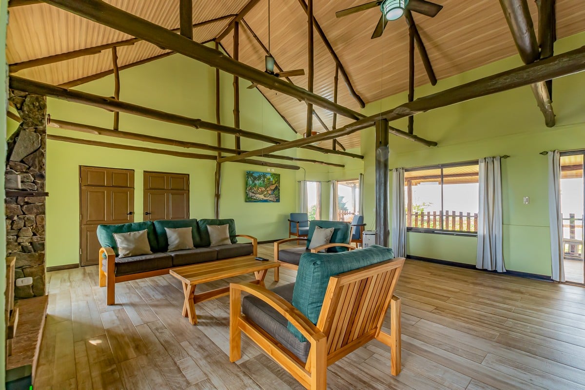 1.8 ACRES – 4 Bedroom Panoramic Ocean & Mountain View Paradise Home Tucked Away in Complete Privacy With Tropical Gardens & Fruit Trees!!!