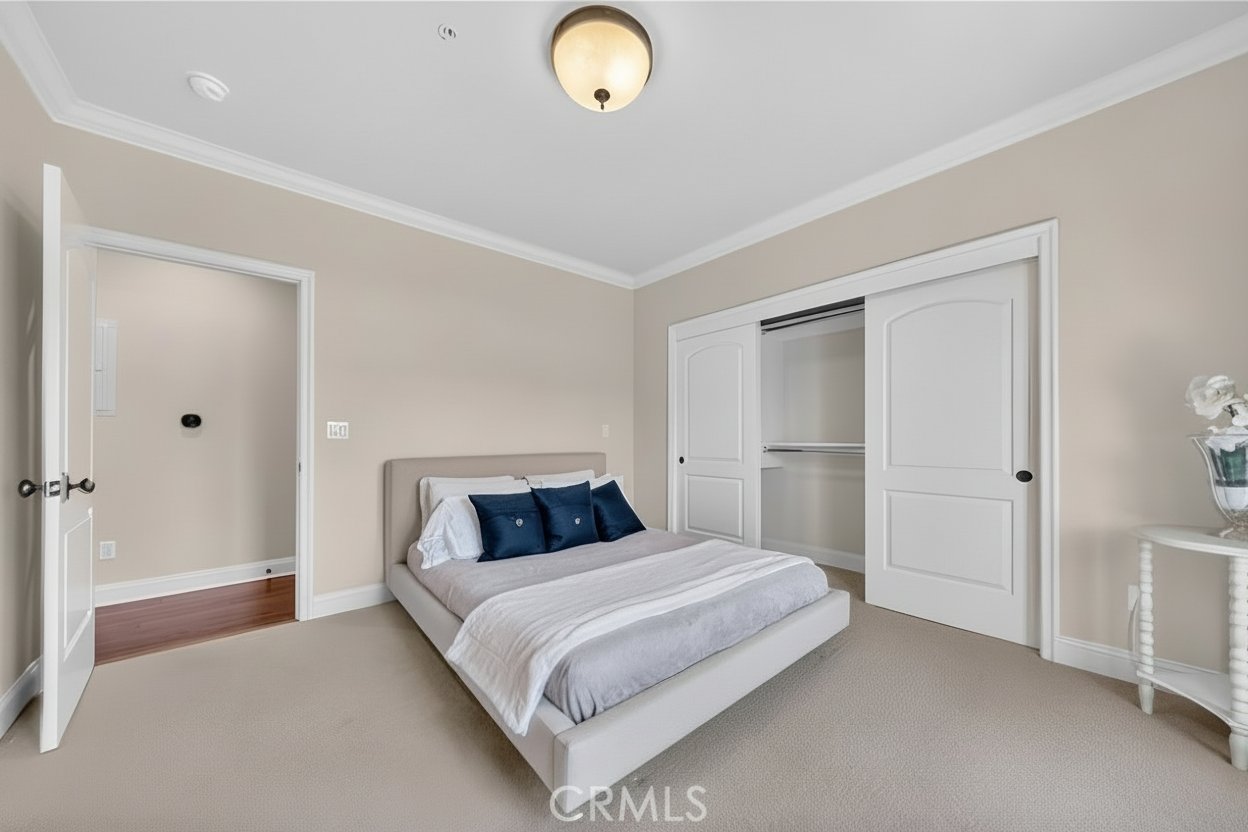 2454 Oswego #301