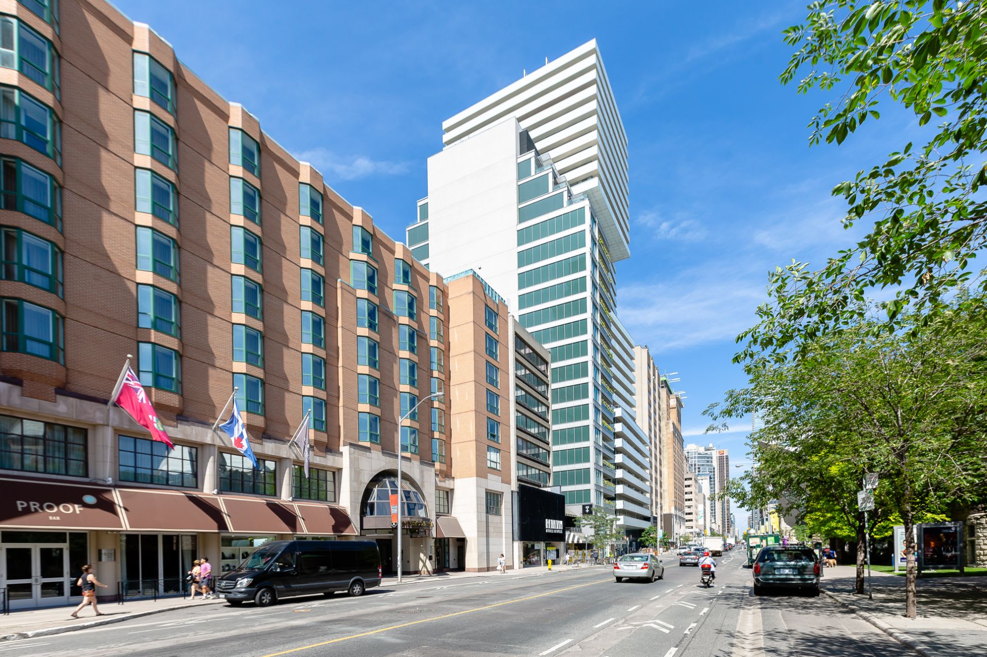 206 Bloor St W 