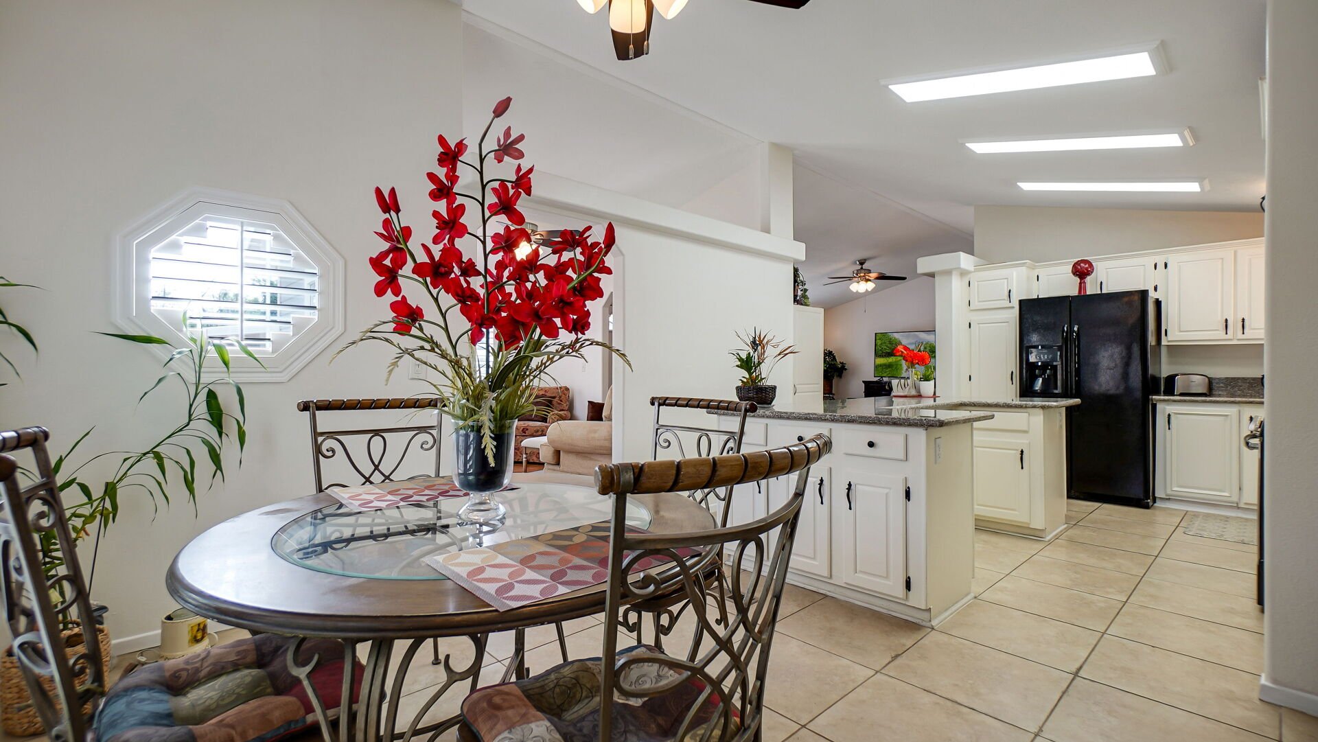 8651 Foothill Boulevard 35