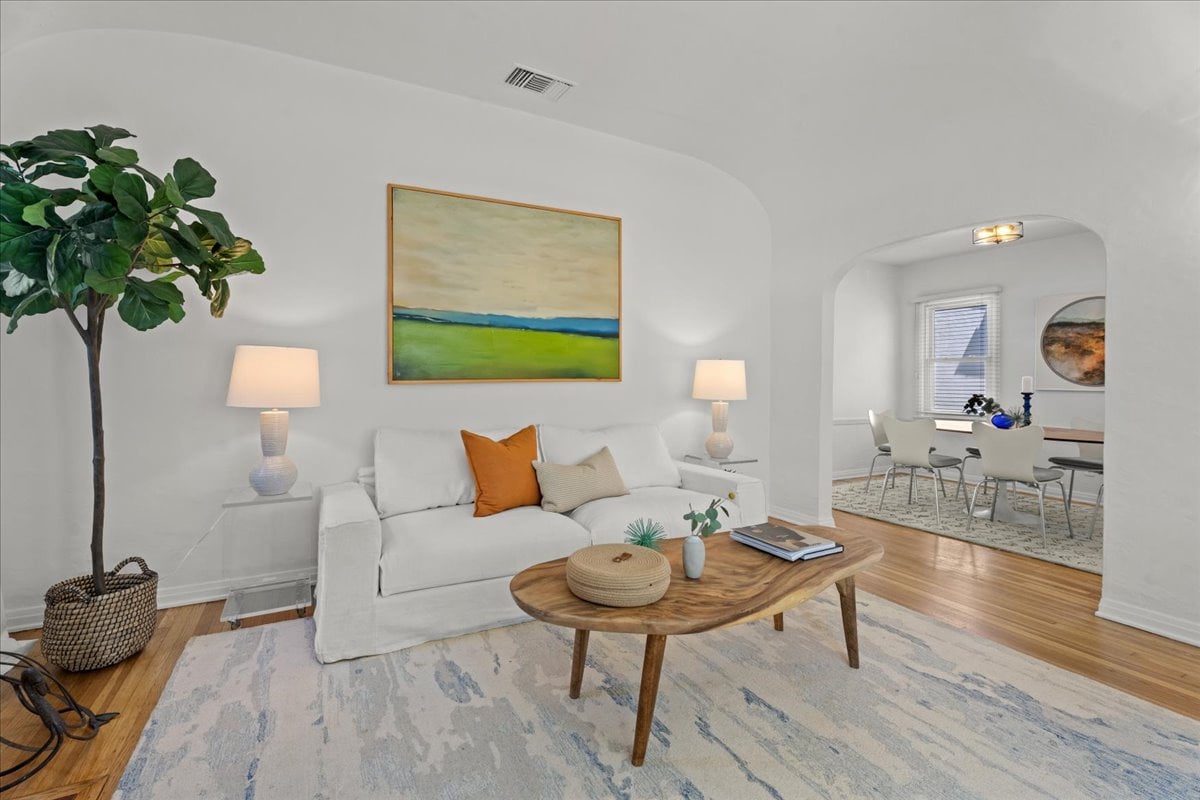 "Island living" in Studio City