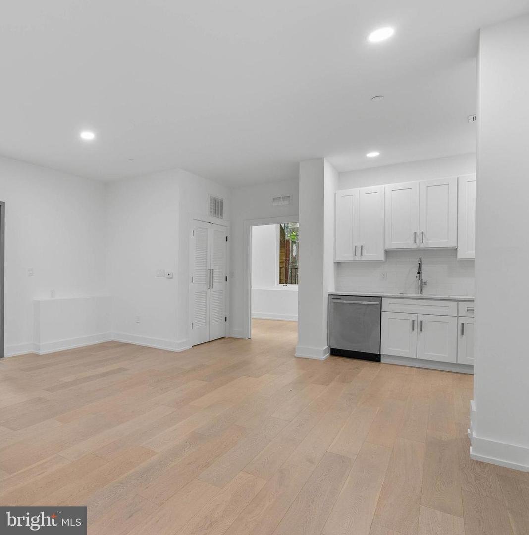 950 N 2nd St #1A, Philadelphia, PA 19123