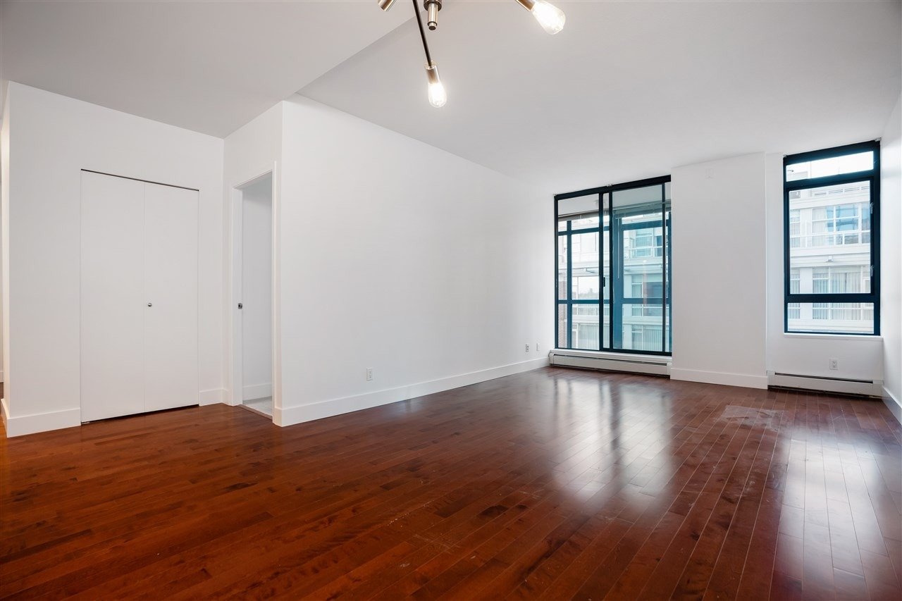 212 Davie St, #607