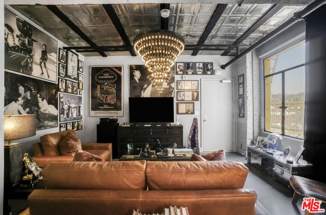 6253 Hollywood Blvd, #903