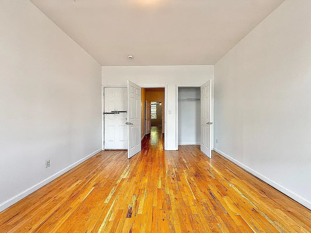 959 Metropolitan Avenue 3R