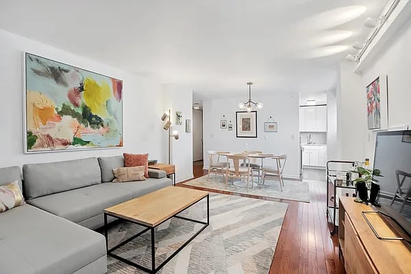 142 East 16th Street Unit: 8C