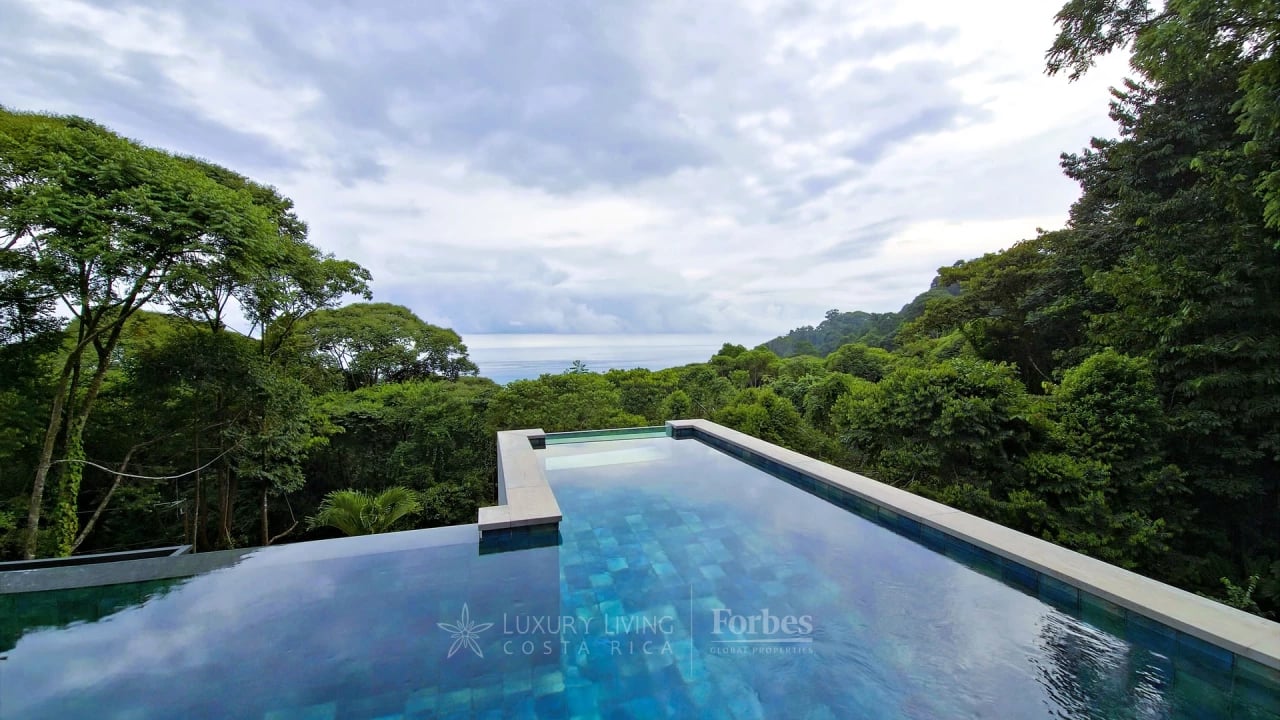 21094N - Luxury Ocean-View Villa in Costa Verde - The Jade Horizon