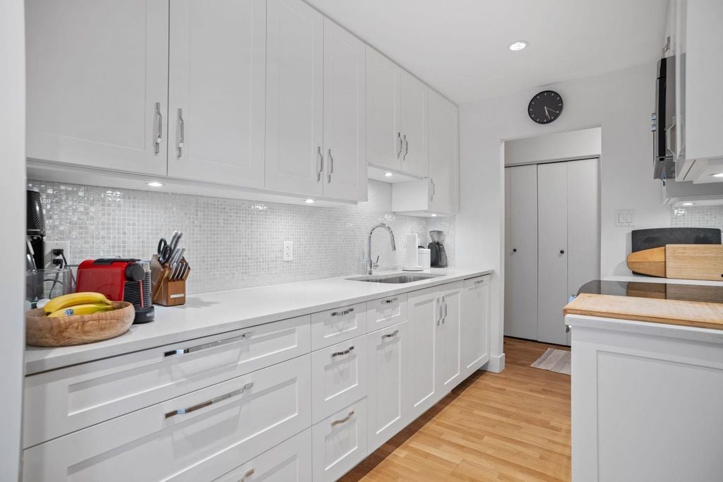 2125 W 2nd Ave, #207