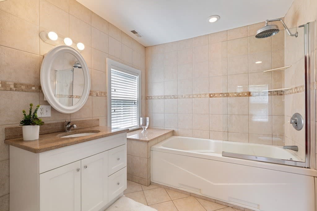 17 Chilton Pl, #17