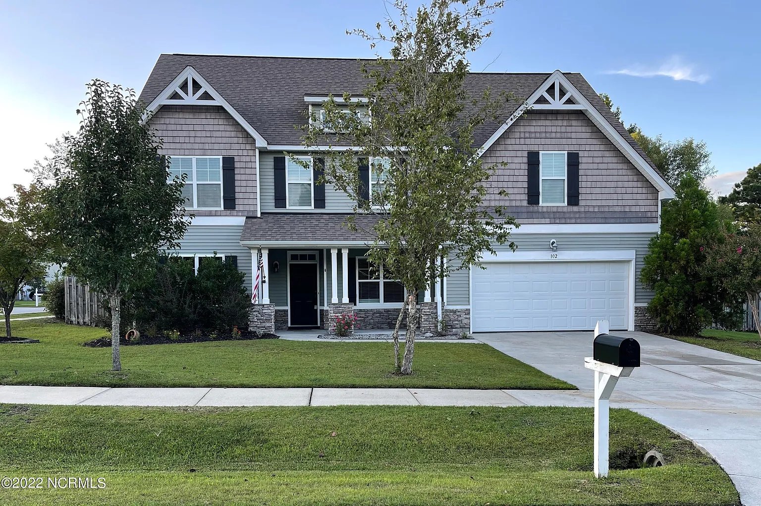 102 Lumis Ct