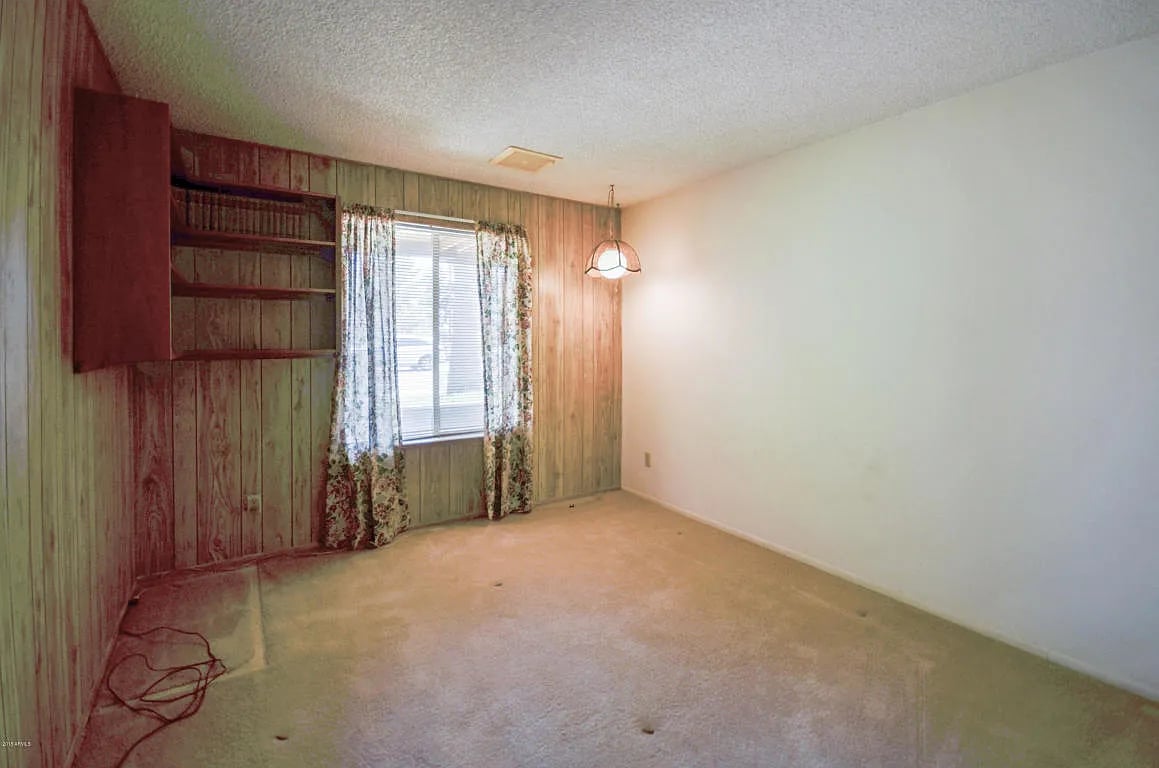 1316 E Bishop Dr