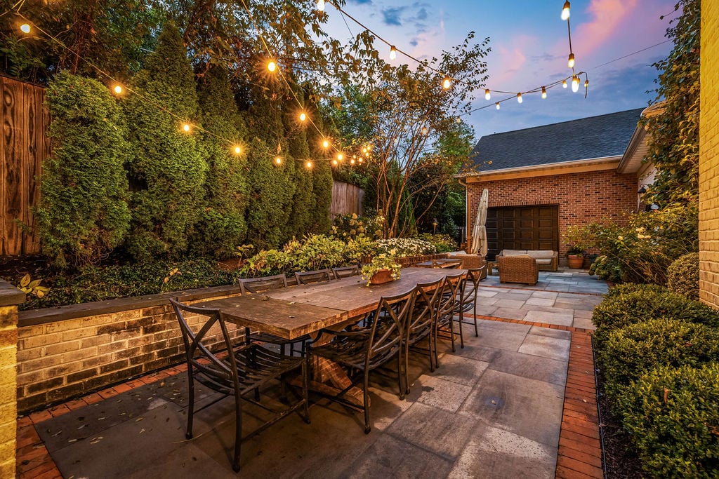 Stunning Hayfields Manor Home