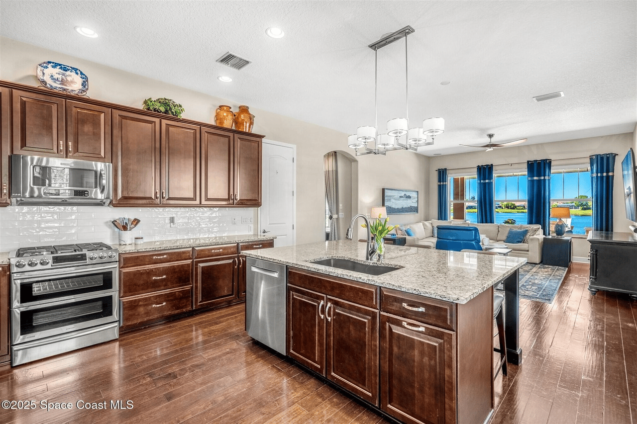 3077 Cortona Dr