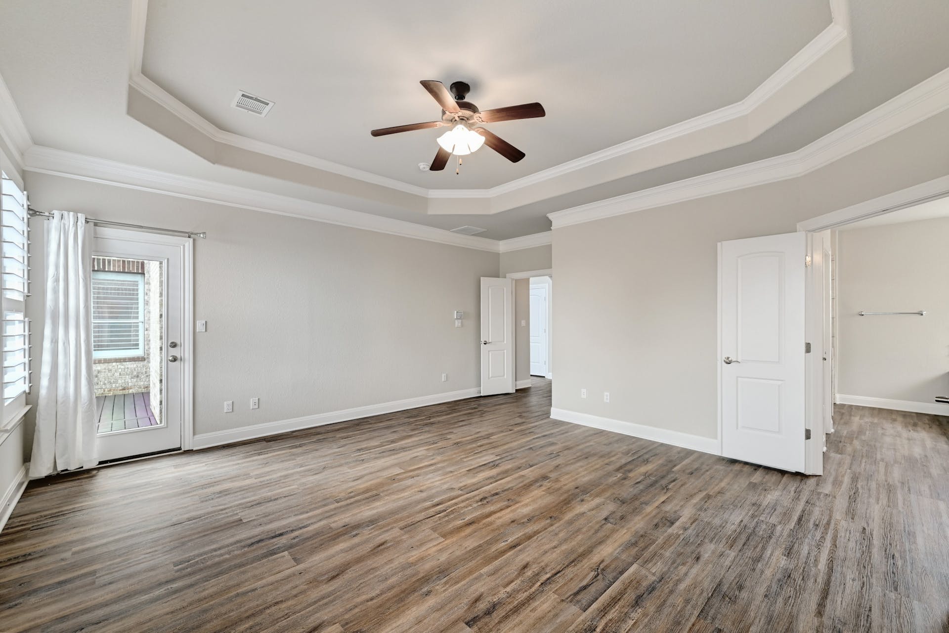 Stunning 5-Bedroom Luxury Home with Breathtaking Hill Country Views in Gated Community! | Short Walk to Lake Travis H.S. | Resort-style Amenities