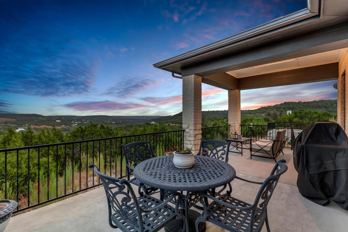 500 Balcones Ridge Way