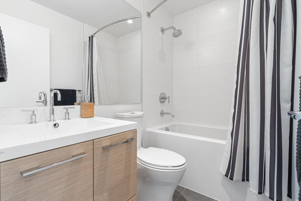 909 Clarke Rd, #13