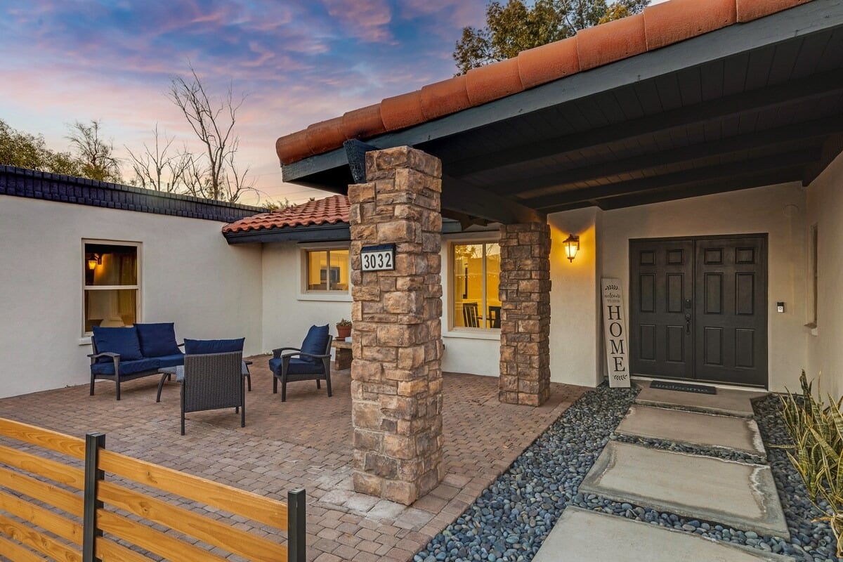 Huge Golf Course Home-Free Heated Pool/Theatre/Gym