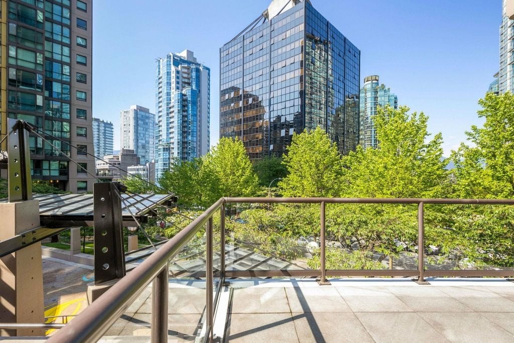 1331 Alberni St, #106