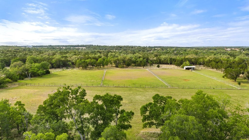 Horseman's Paradise in the heart of Dripping Springs