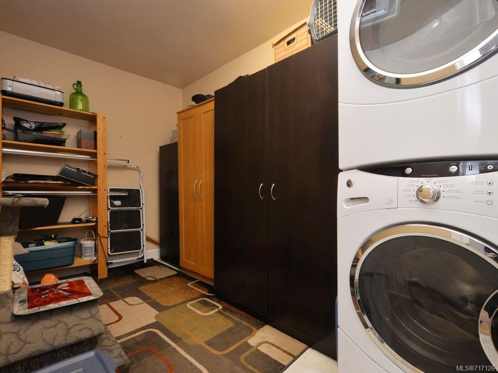 382 Selica Rd, Langford