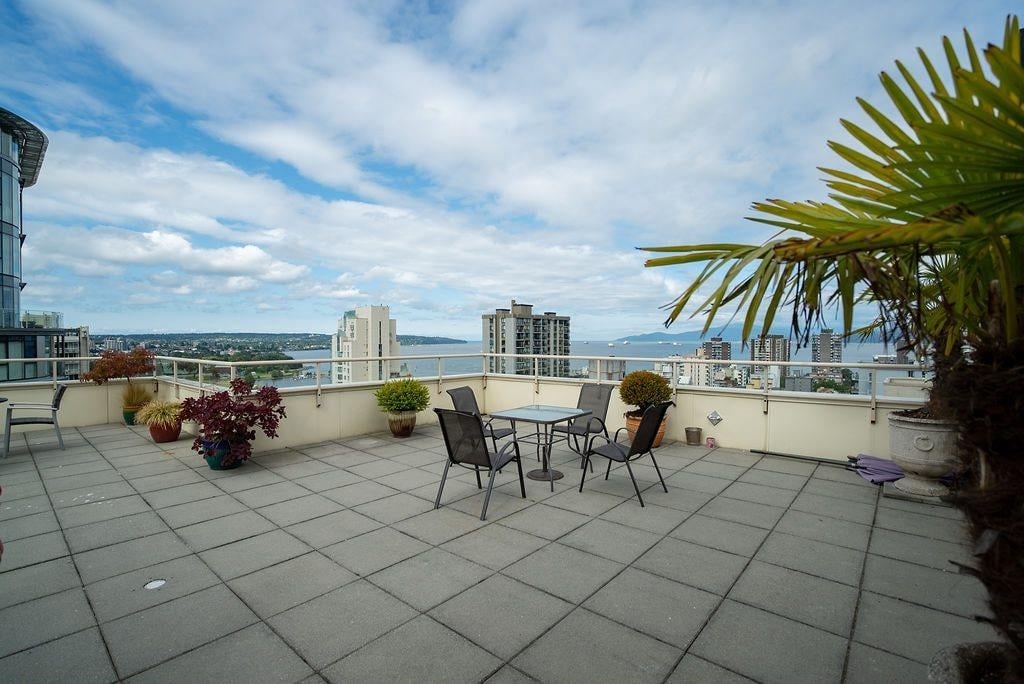 403-1250 Burnaby St