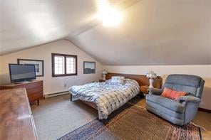 1636 Hollywood Cres