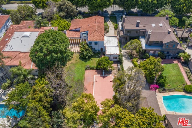 Aurora Estate
