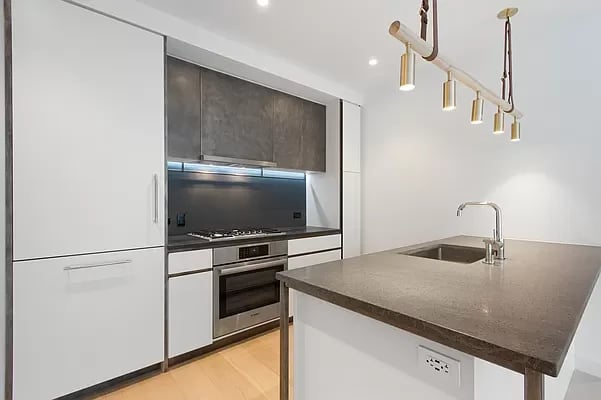 11 Hoyt Street Unit: 16B