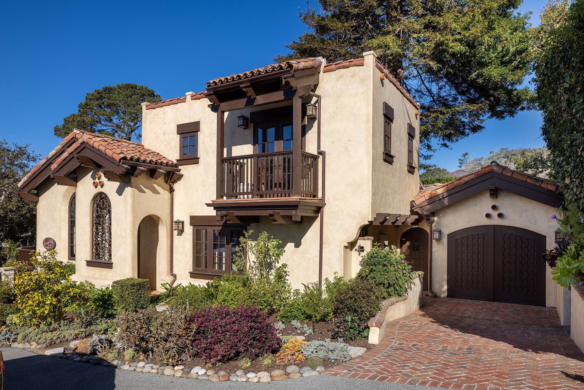 Carmel Perfection - Camino Real & 8th NE Corner