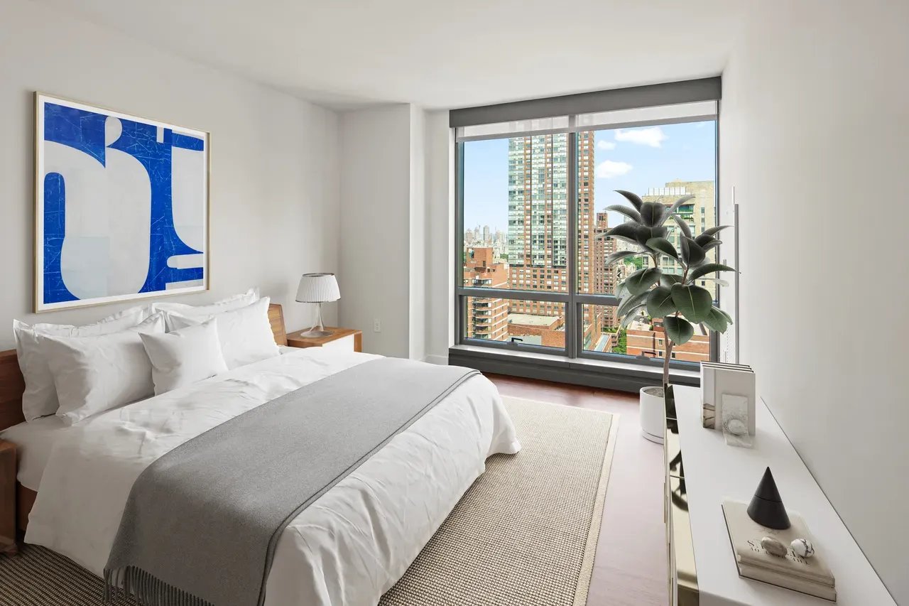 200 W 67th St #24A